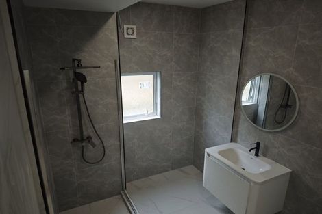 Photo of property in 18 Paisley Street, Mellons Bay, Auckland, 2014