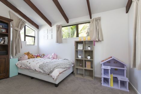 Photo of property in 692 South Titirangi Road, Titirangi, Auckland, 0604