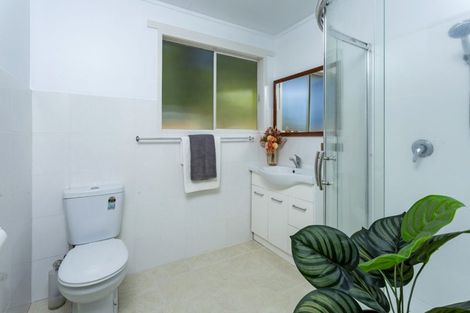 Photo of property in 43 Valley View Road, Glenfield, Auckland, 0629
