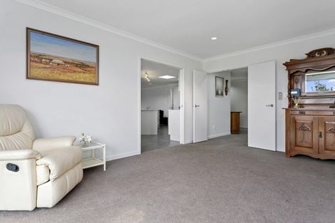 Photo of property in 33 Norfolk Drive, Cambridge, 3434