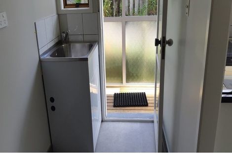 Photo of property in 2/73 Eskdale Road, Birkdale, Auckland, 0626