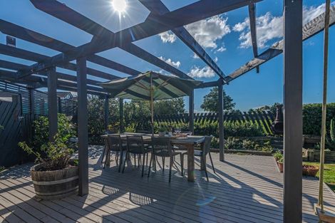Photo of property in 61 Turitea Road, Fitzherbert, Palmerston North, 4472