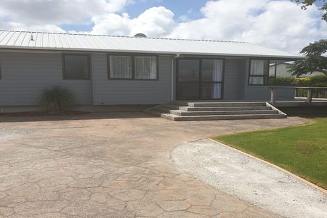 Photo of property in 14b Sandspit Road, Waiuku, 2123