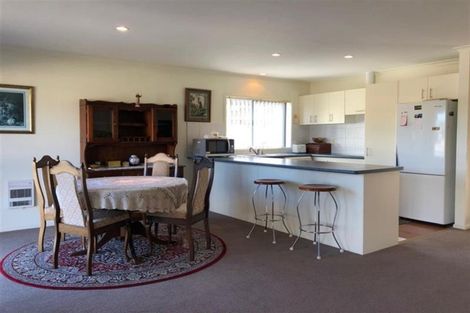 Photo of property in 15 Nier Place, East Tamaki Heights, Auckland, 2016