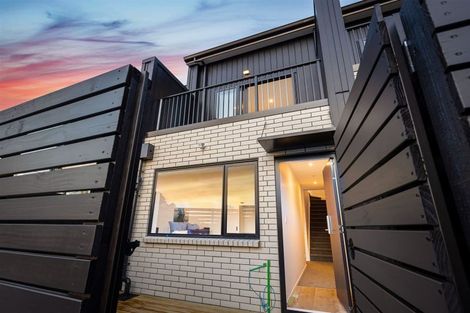 Photo of property in 3 Meg Lane, Glen Eden, Auckland, 0602