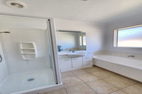 Photo of property in 20 Blackwood Drive, Wattle Downs, Auckland, 2103