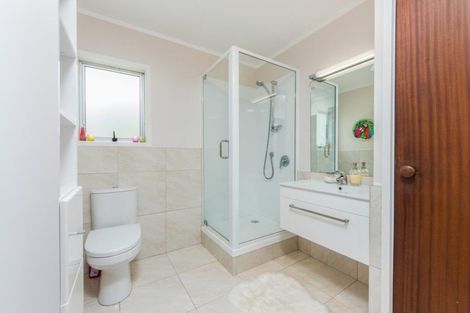 Photo of property in 1/19 Hollyhock Place, Browns Bay, Auckland, 0630