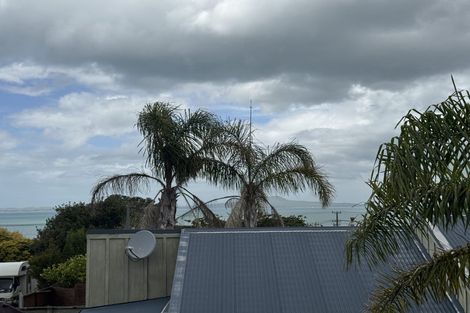 Photo of property in 13a Rock Isle Road, Torbay, Auckland, 0630