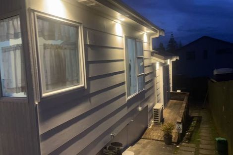 Photo of property in 2/70 Seaview Road, Glenfield, Auckland, 0629