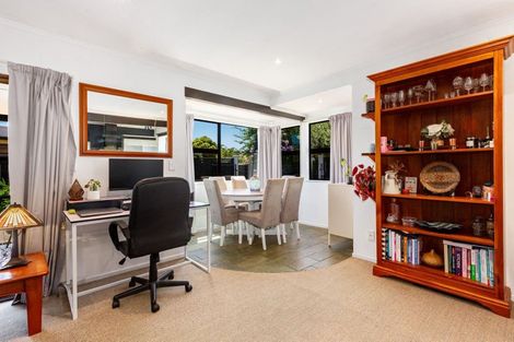 Photo of property in 72 Elizabeth Street, Waikanae, 5036