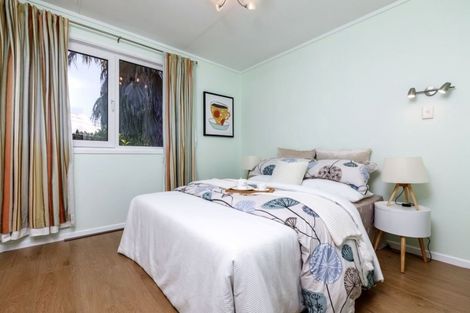 Photo of property in 17 Coroglen Avenue, Birkenhead, Auckland, 0626