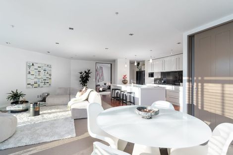 Photo of property in 3b/22 Telford Terrace, Oriental Bay, Wellington, 6011