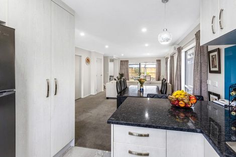 Photo of property in 16 Dolbel Place, Mangere East, Auckland, 2024