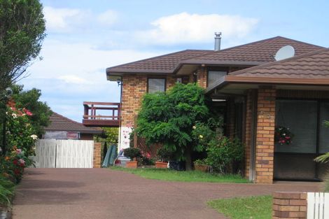 Photo of property in 1/58 Kowhai Road, Campbells Bay, Auckland, 0630