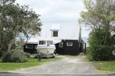 Photo of property in 1322 Whangaparaoa Road, Army Bay, Whangaparaoa, 0930