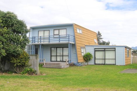 Photo of property in 307 Beverley Terrace, Whangamata, 3620