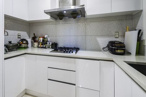 Photo of property in 28 Leburn Crescent, Flat Bush, Auckland, 2016