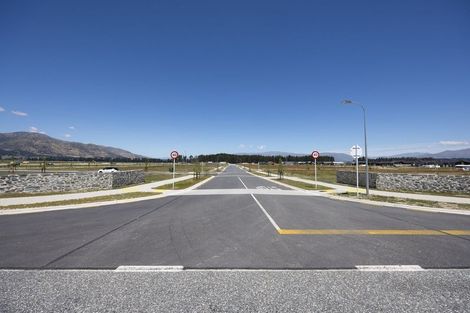 Photo of property in 33 Longview Drive, Lake Hawea, 9382