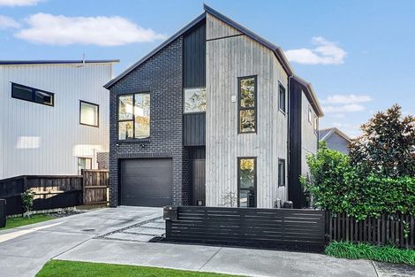 Photo of property in 19 Konoba Avenue, Kumeu, 0810