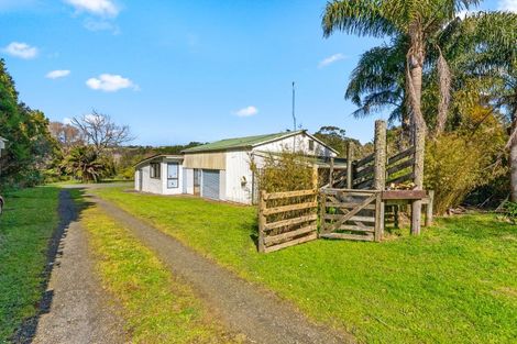 Photo of property in 202 Muriwai Valley Road, Muriwai, Waimauku, 0881