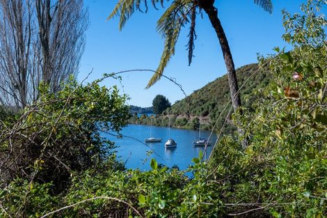 Photo of property in 30 Okawa Bay Road, Tikitere, Rotorua, 3074
