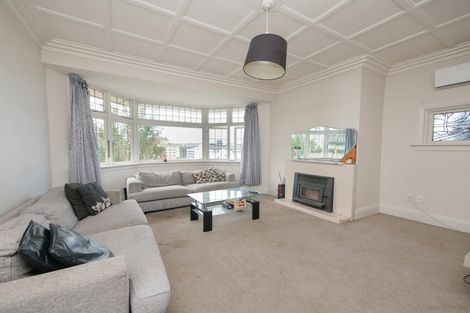 Photo of property in 1 Elm Row, Dunedin Central, Dunedin, 9016