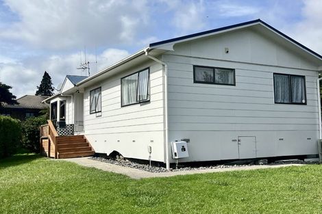 Photo of property in 21 Gilbass Avenue, Hamilton Lake, Hamilton, 3204