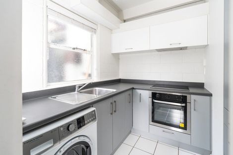 Photo of property in Sherwood Mews, 28w Bidwill Street, Mount Cook, Wellington, 6021