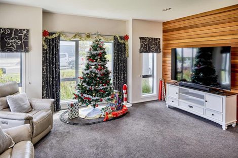 Photo of property in 25 Paparoa Crescent, Aotea, Porirua, 5024