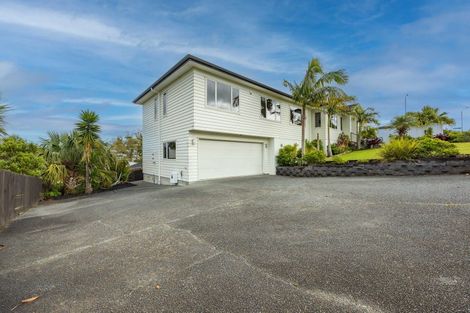 Photo of property in 21 Hornbill Drive, Fairview Heights, Auckland, 0632