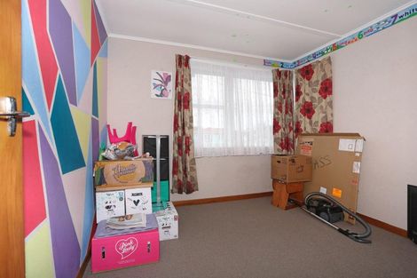 Photo of property in 11 Ngahina Street, Marton, 4710