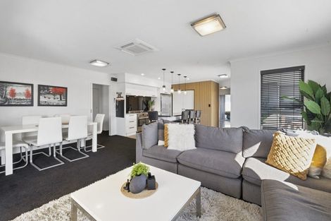 Photo of property in 58d Karamea Street, Whalers Gate, New Plymouth, 4310