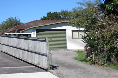 Photo of property in 113a Mcleod Road, Te Atatu South, Auckland, 0610