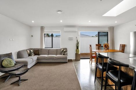 Photo of property in 1a Mount View Place, Spotswood, New Plymouth, 4310