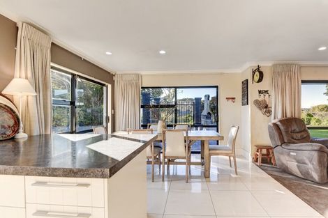 Photo of property in 122 Fitzherbert Avenue, Tawhero, Whanganui, 4501