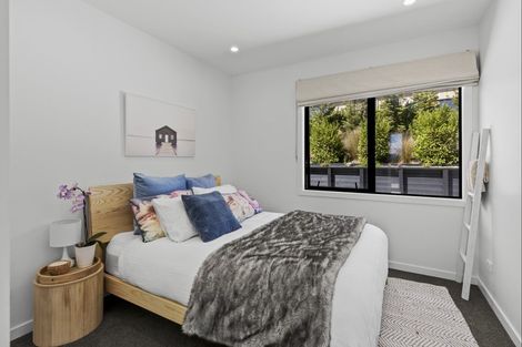 Photo of property in 12 Kinross Lane, Jacks Point, Queenstown, 9371