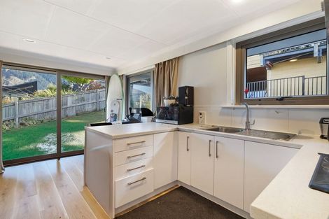 Photo of property in 18 Panorama Terrace, Queenstown, 9300