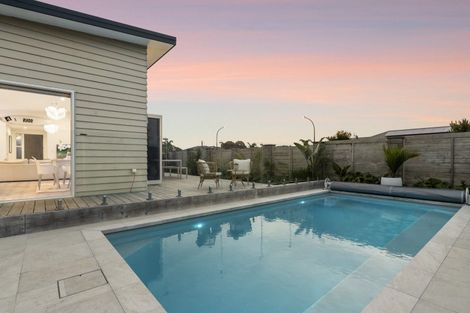 Photo of property in 25 Coutts Street, Papamoa Beach, Papamoa, 3118