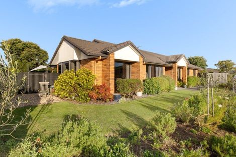 Photo of property in 5 Seabreeze Place, Papamoa Beach, Papamoa, 3118