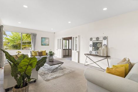 Photo of property in 7 Sandpiper Grove, Unsworth Heights, Auckland, 0632