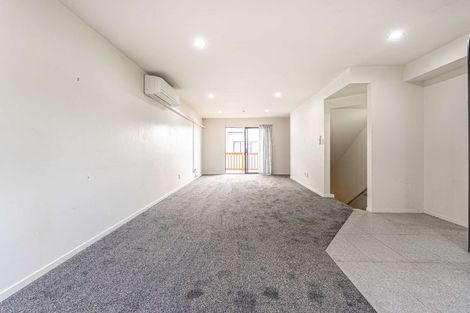 Photo of property in 11 Gordon Place, Newtown, Wellington, 6021