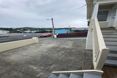 Photo of property in 230 The Esplanade, Island Bay, Wellington, 6023