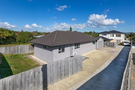 Photo of property in 16a Karamu Street, Te Atatu Peninsula, Auckland, 0610
