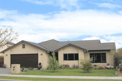 Photo of property in 8 Kahira Crescent, Papamoa Beach, Papamoa, 3118