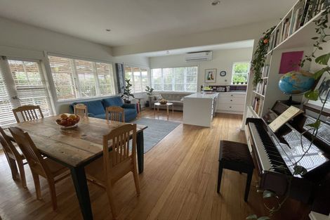 Photo of property in 42 Alice Street, Riverhead, 0820