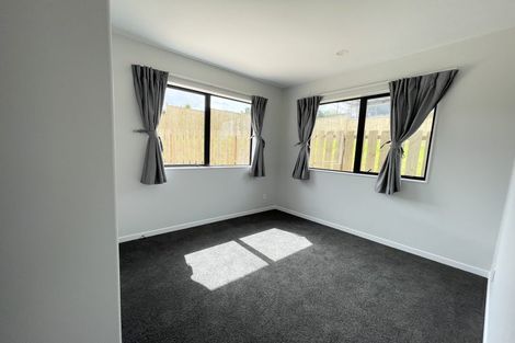 Photo of property in 35 Symes Drive, Red Beach, 0932