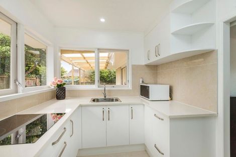 Photo of property in 2/349 Pakuranga Road, Pakuranga Heights, Auckland, 2010