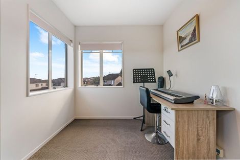 Photo of property in 11 Kouras Place, Flat Bush, Auckland, 2016