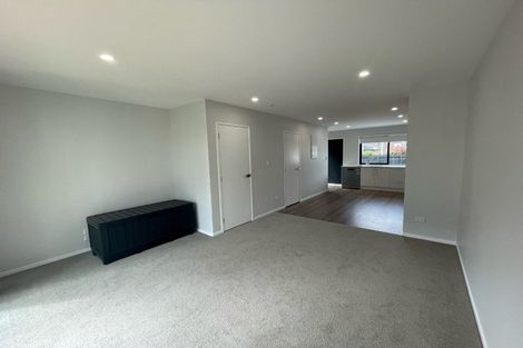 Photo of property in 2 Mikoikoi Crescent, Mangere Bridge, Auckland, 2022