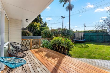 Photo of property in 1/296 Wairau Road, Glenfield, Auckland, 0629